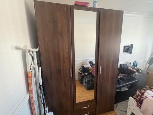 Buy & Sell Barking Barking and Dagenham - Photos for Wardrobe