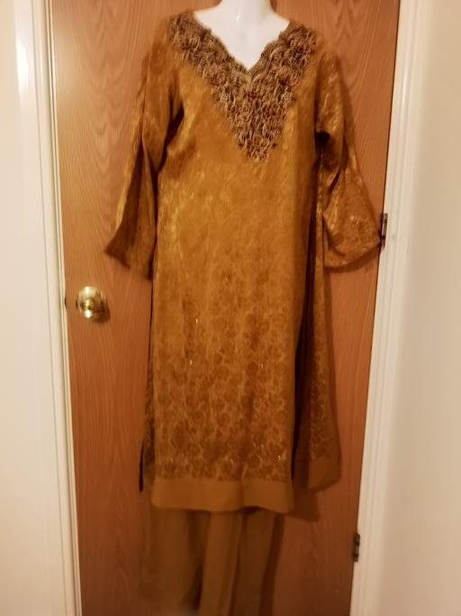 Buy & Sell West London Hillingdon - Photos for Self embossed golden colour silk Asian suit