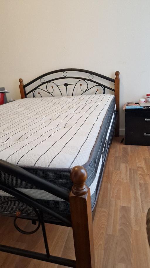 Buy & Sell North West London Queensbury - Harrow - Photos for Bed metal black and wood