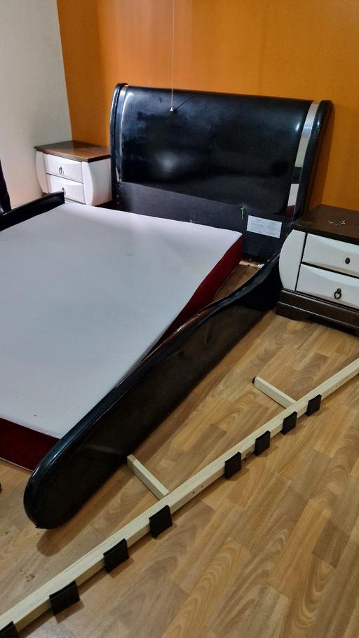 Buy & Sell North West London Queensbury - Harrow - Photos for King-size black bed and matresss