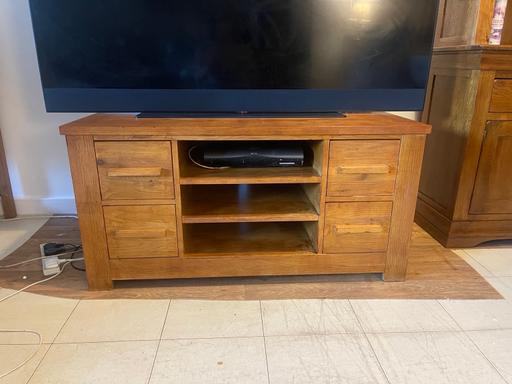 Buy & Sell East London Commercial Road - East London - Photos for Solid Oak TV Stand
