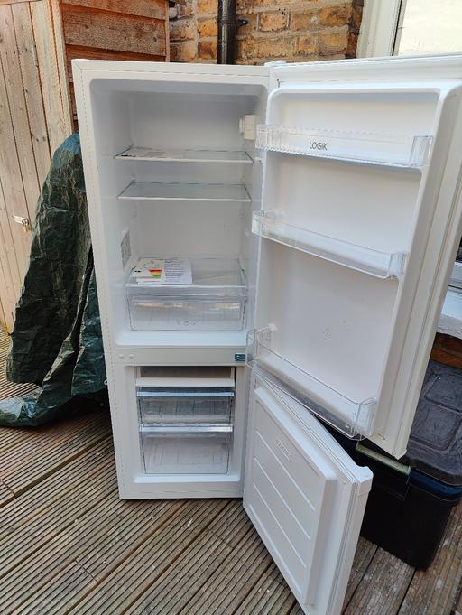Buy & Sell East London Wanstead - East London - Photos for Logik Fridge Freezer