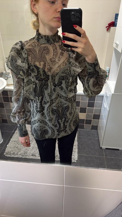Buy & Sell Ratcliff East London - Photos for Classy Grey Blouse with Ruffles
