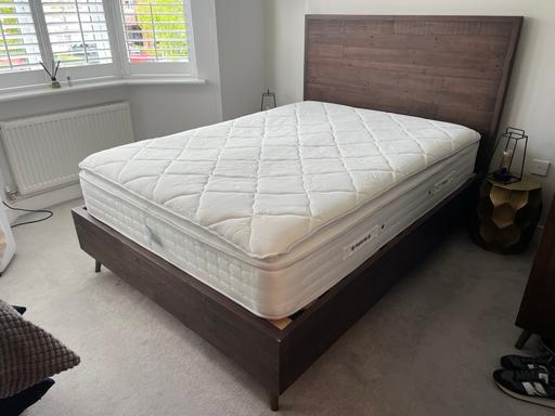 Buy & Sell Surrey Elmbridge - Photos for Wooden Bed frame and mattress