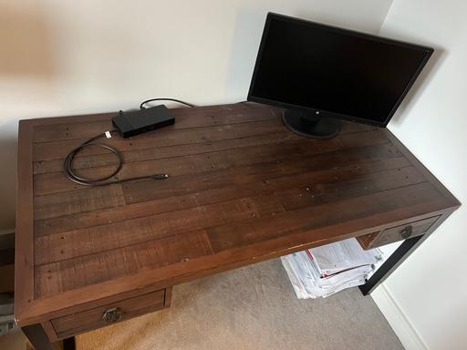 Buy & Sell Surrey Elmbridge - Photos for Wooden desk