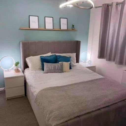 Buy & Sell West Midlands Birmingham - Photos for Panel Wing Back Beds