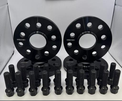 Vehicles Essex Basildon - Photos for VW Audi 20mm Hubcentric wheel spacer kit