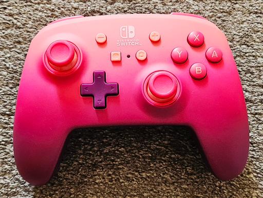 Buy & Sell Norfolk South Norfolk - Photos for NINTENDO SWITCH FUCHSIA CONTROLLER.