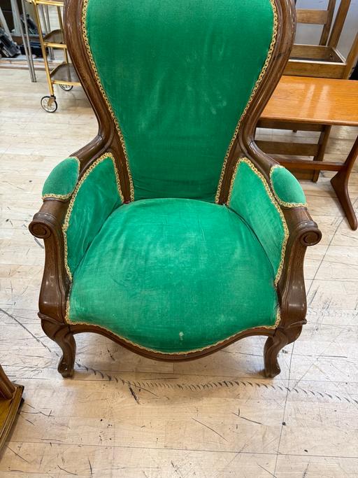 Buy & Sell North West London Swiss Cottage - North West London - Photos for Short Victorian Style Armchair