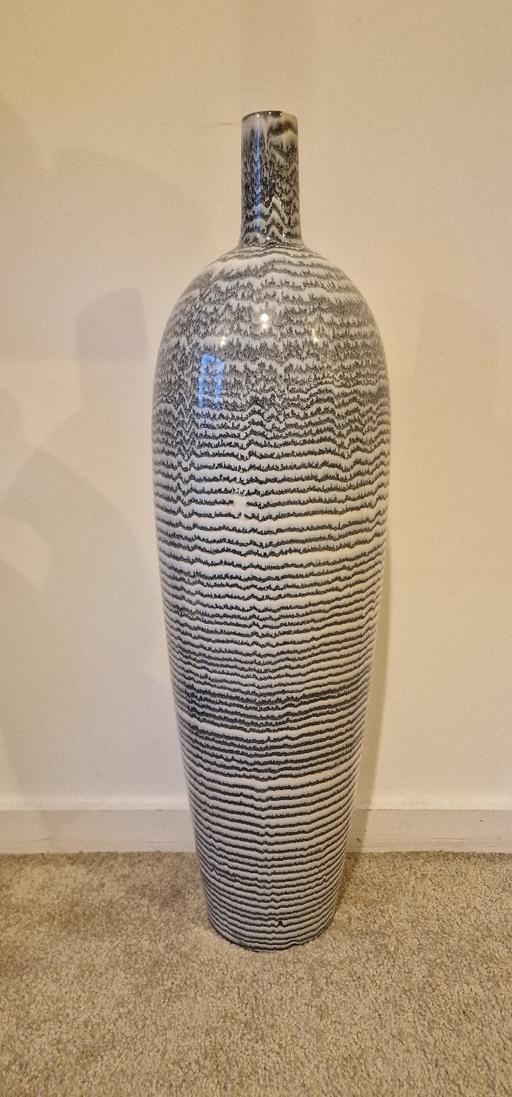 Buy & Sell East London Redbridge - Photos for Dfs large vase