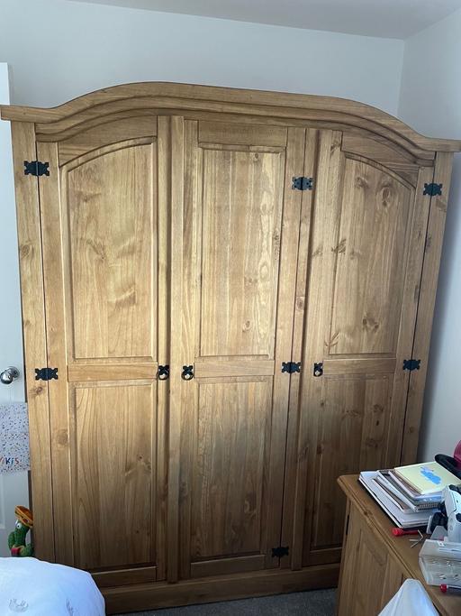 Buy & Sell Surrey Tandridge - Photos for Wooden Wardrobe 3doors
