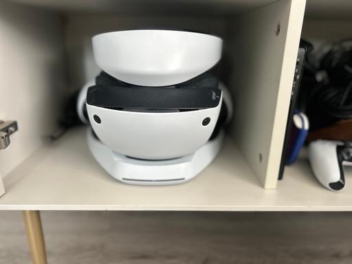 Buy & Sell South East London Maze Hill - South East London - Photos for PSVR2 + Charging Docking Station