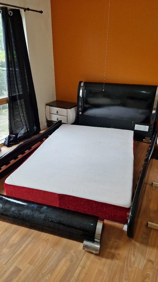 Buy & Sell North West London Queensbury - Harrow - Photos for King-size black bed and matresss