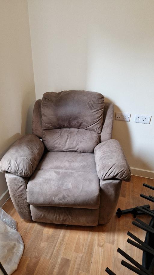 Buy & Sell North West London Queensbury - Harrow - Photos for Recliner Armchair collection only quick sale