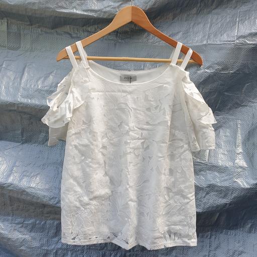 Buy & Sell Stourbridge Dudley - Photos for Soon Ivory Frill Cold Shoulder Top UK 12 New