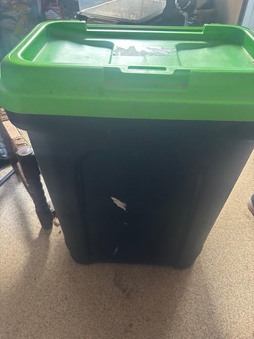 Buy & Sell Worcestershire Worcester - Photos for Green lid pet food storage