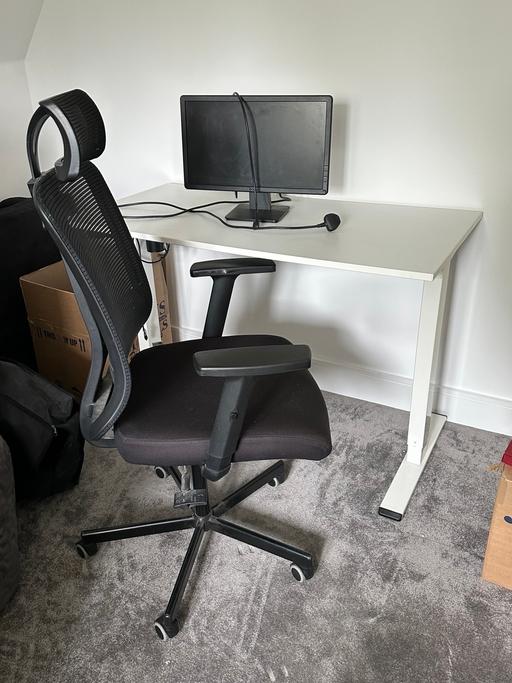 Buy & Sell Essex Basildon - Photos for Electric Desk, monitor & chair set