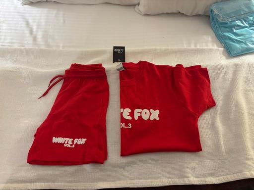 Buy & Sell Seven Sisters North London - Photos for 2 White fox top and shorts
