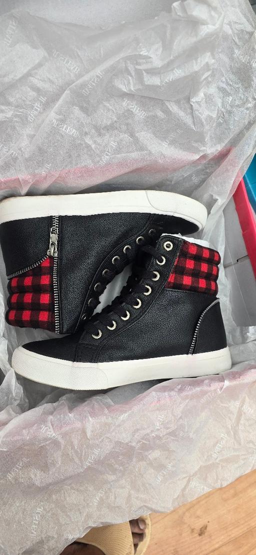 Buy & Sell Culcheth Warrington - Photos for JustFab Trainers