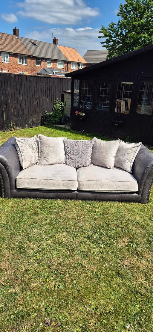 Buy & Sell Merseyside Liverpool - Photos for Gorgeous 3 seater sofa