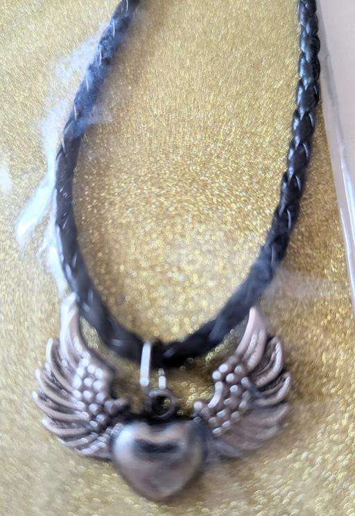 Buy & Sell Blaenau Gwent Georgetown - Blaenau Gwent - Photos for Played black leather necklace with heart wing