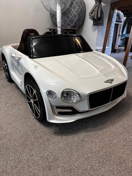 Buy & Sell West Midlands Wolverhampton - Photos for KIDS BENTLEY TOY CAR - (REQ NEW BATT)