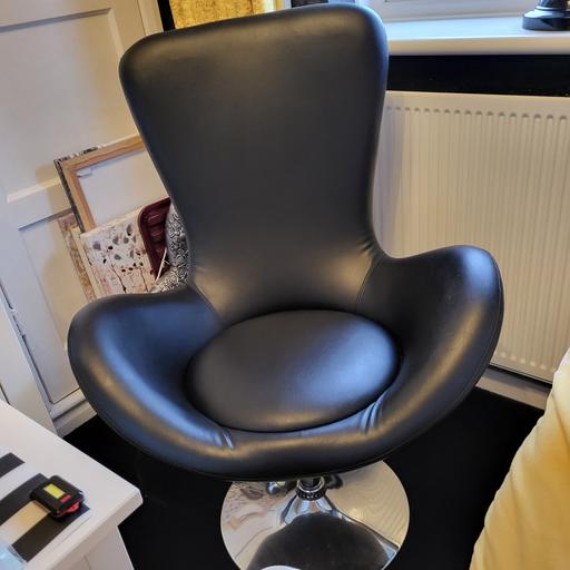 Buy & Sell West Midlands Walsall - Photos for BLACK SWIVEL CHAIR