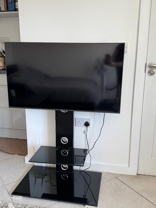 Buy & Sell North West London Golders Green - North West London - Photos for Samsung Tv 43” Smart 4K UHD + AVF Glass Stand
