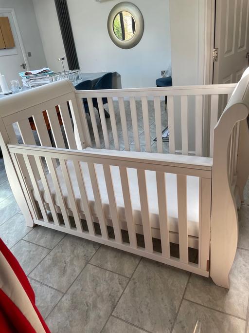 Buy & Sell Windsor and Maidenhead Bray - Windsor and Maidenhead - Photos for Boori Convertible Cotbed with mattress