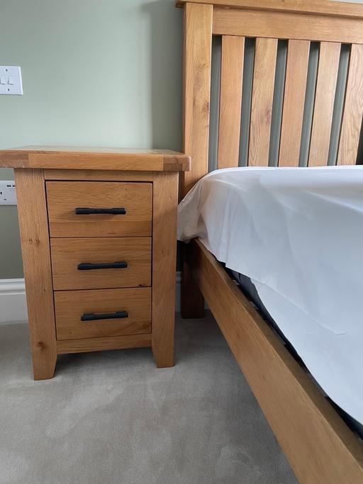 Buy & Sell South West London Sutton - Photos for Oak Frame King Bed, 2 Bedside Units &Mattress