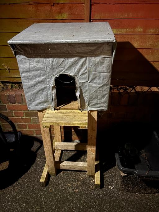 Buy & Sell Pensnett Dudley - Photos for Out door cat box
