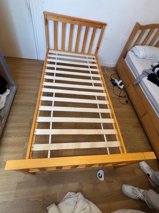 Buy & Sell North London Shacklewell - North London - Photos for Single bed no mattress
