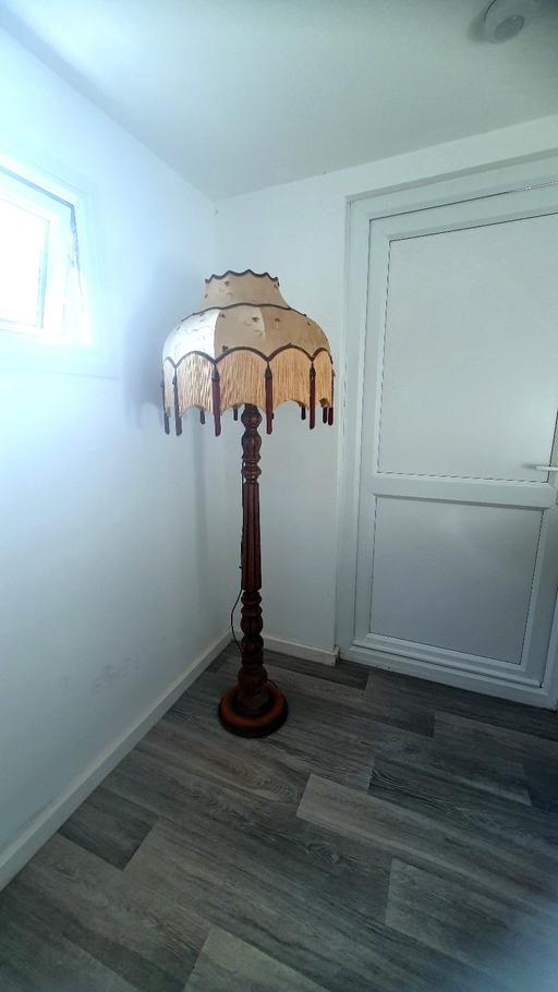 Buy & Sell Bedfordshire Luton - Photos for Vintage standing lamp