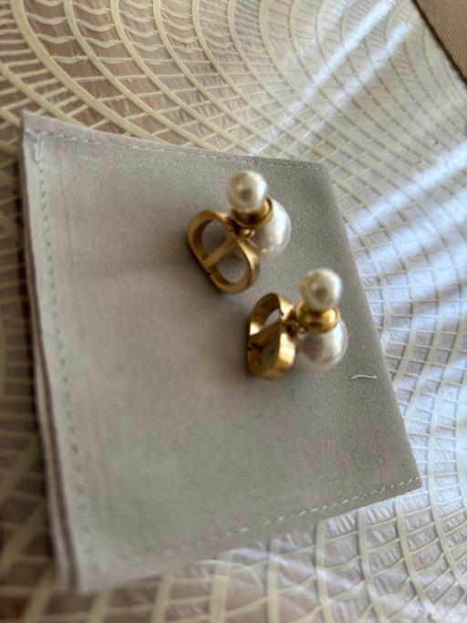 Buy & Sell Walthamstow East London - Photos for Vintage Pearl Earrings