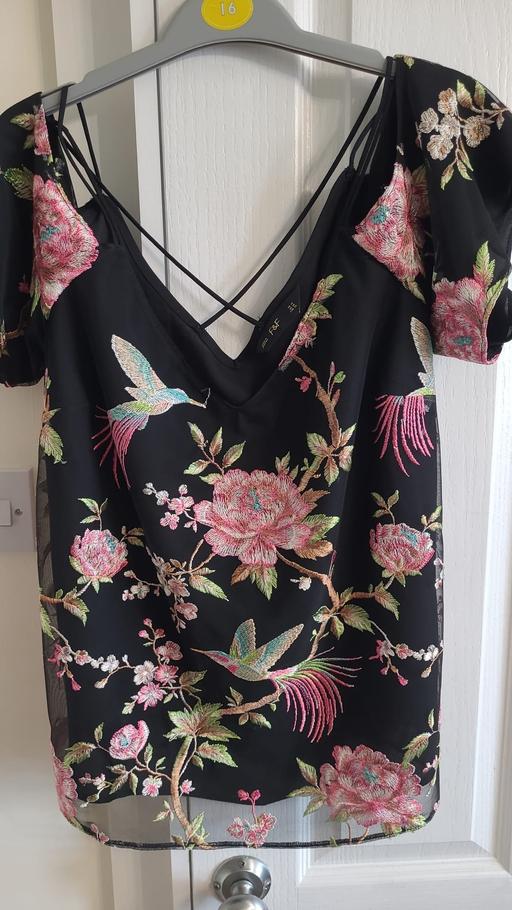 Buy & Sell Barking and Dagenham Dagenham - RM9 - Photos for Ladies Top