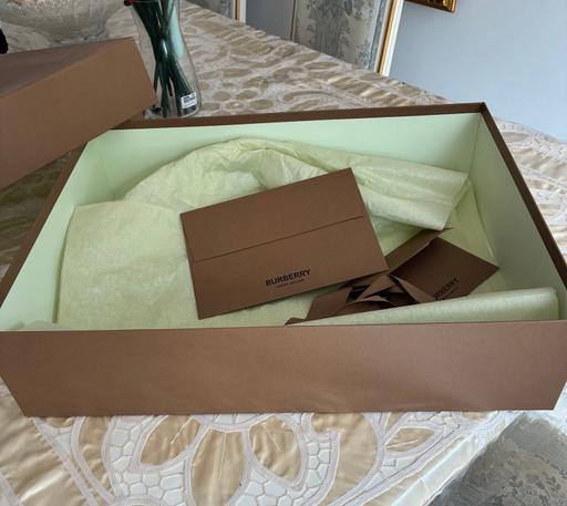 Buy & Sell Central London Pimlico - Central London - Photos for Burberry box