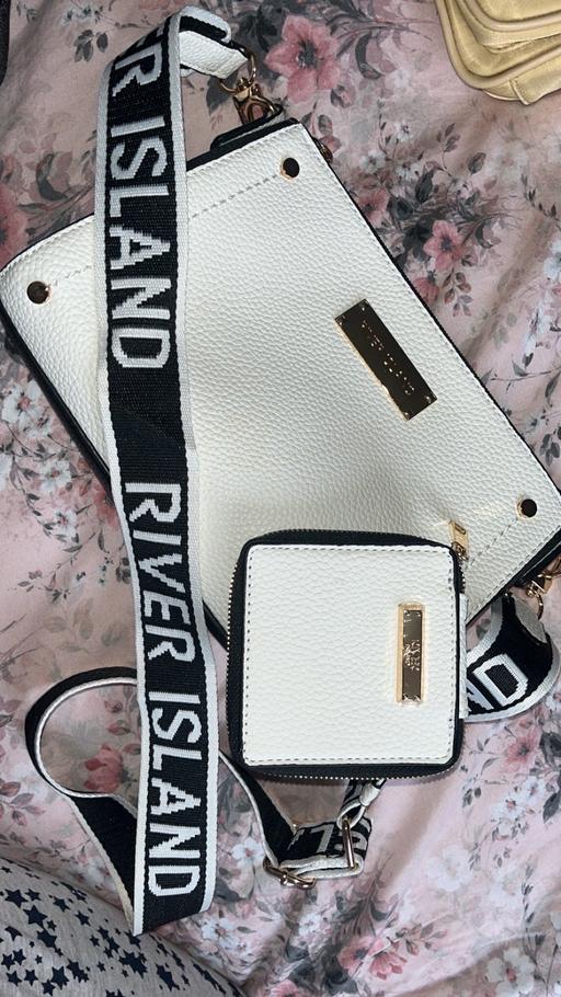 Buy & Sell Parr Industrial Estate Saint Helens - Photos for White & black river island bag