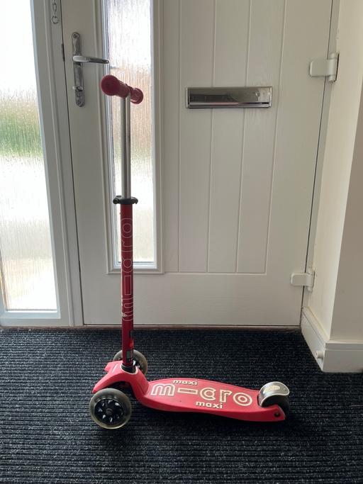 Buy & Sell Staffordshire Newcastle-under-Lyme - Photos for Maxi micro scooter