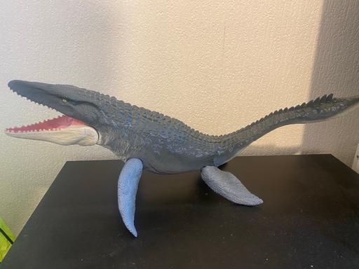 Buy & Sell Kent Dartford - Photos for Jurassic world Real feel mosasaur figurine