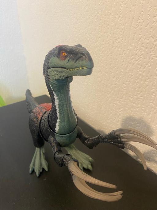 Buy & Sell Kent Dartford - Photos for Jurassic world therizinosaurus figurine toy.