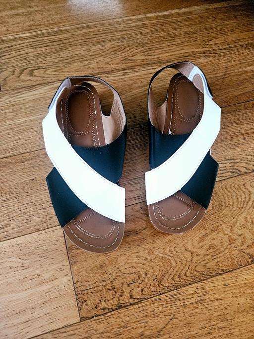 Buy & Sell South Yorkshire Doncaster - Photos for Sandals size 7..NEW