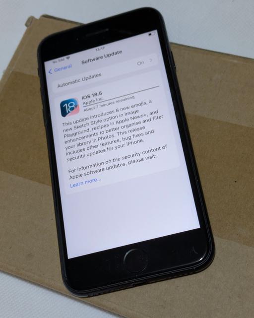 Buy & Sell Merseyside Liverpool - Photos for 📱 iPhone SE 2020 – 64GB | Unlocked | iOS 18