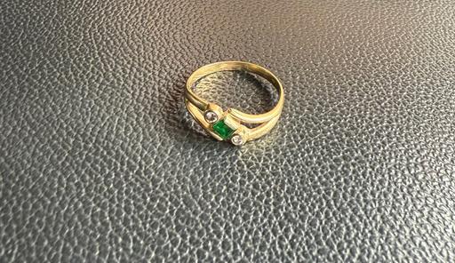 Buy & Sell Bedfordshire Bedford - Photos for 18 Carat Gold Emerald and Diamond Ring