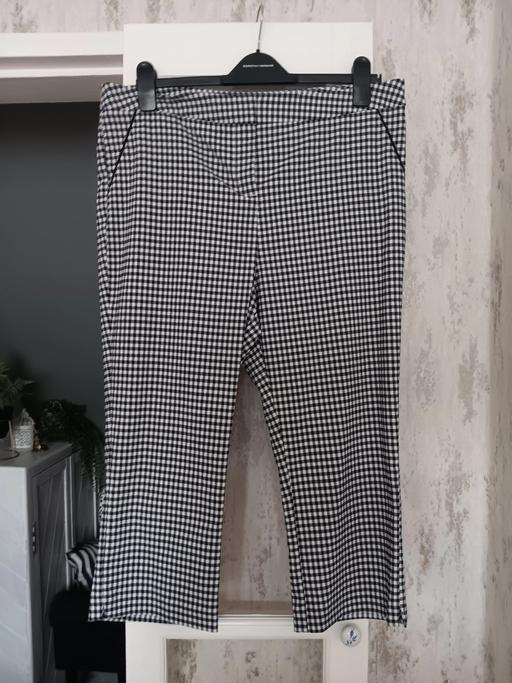 Buy & Sell East London Havering - Photos for gingham cropped trousers 16