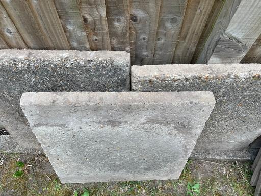 Buy & Sell South East London Riddlesdown - South East London - Photos for Three large concrete slabs paving garden