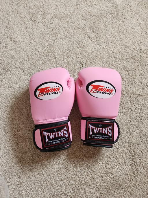 Buy & Sell Cumberland Workington - Cumberland - Photos for Twins Muay thai gloves 10oz
