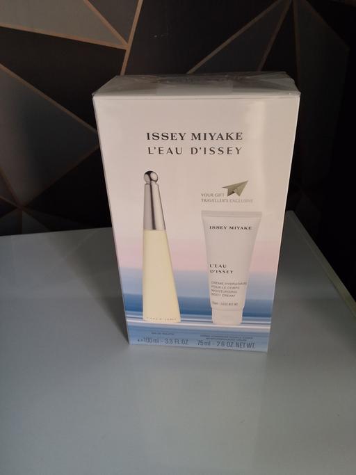 Buy & Sell Warwickshire Stratford-on-Avon - Photos for perfume gift set