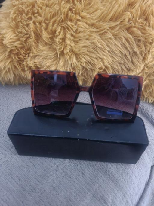 Buy & Sell Far Cotton West Northamptonshire - Photos for large brown sunglasses