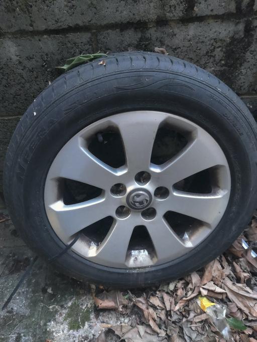 Vehicles South East London Peckham - South East London - Photos for vauxhall insignia alloy with tyre fresh