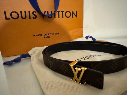 Buy & Sell East London Whitechapel - East London - Photos for Louis Vuitton Iconic 20mm Reversible Belt LV
